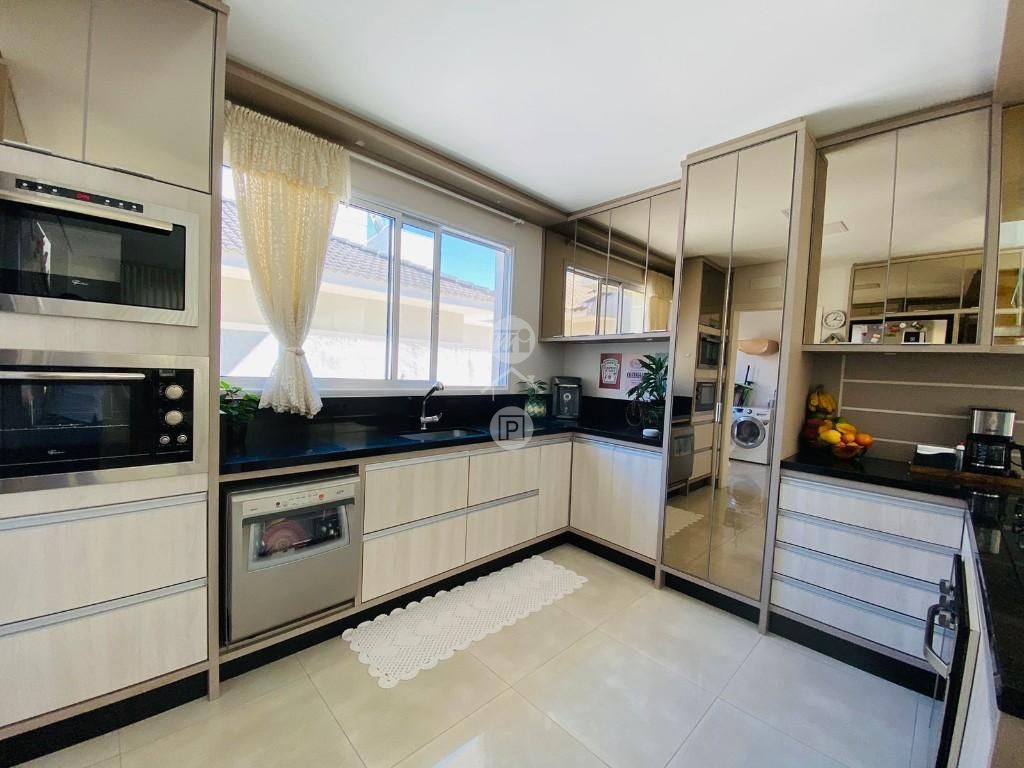 Casa em Pedra Branca, Palhoça. 3 quartos, 247m². Imagem 7 de 14